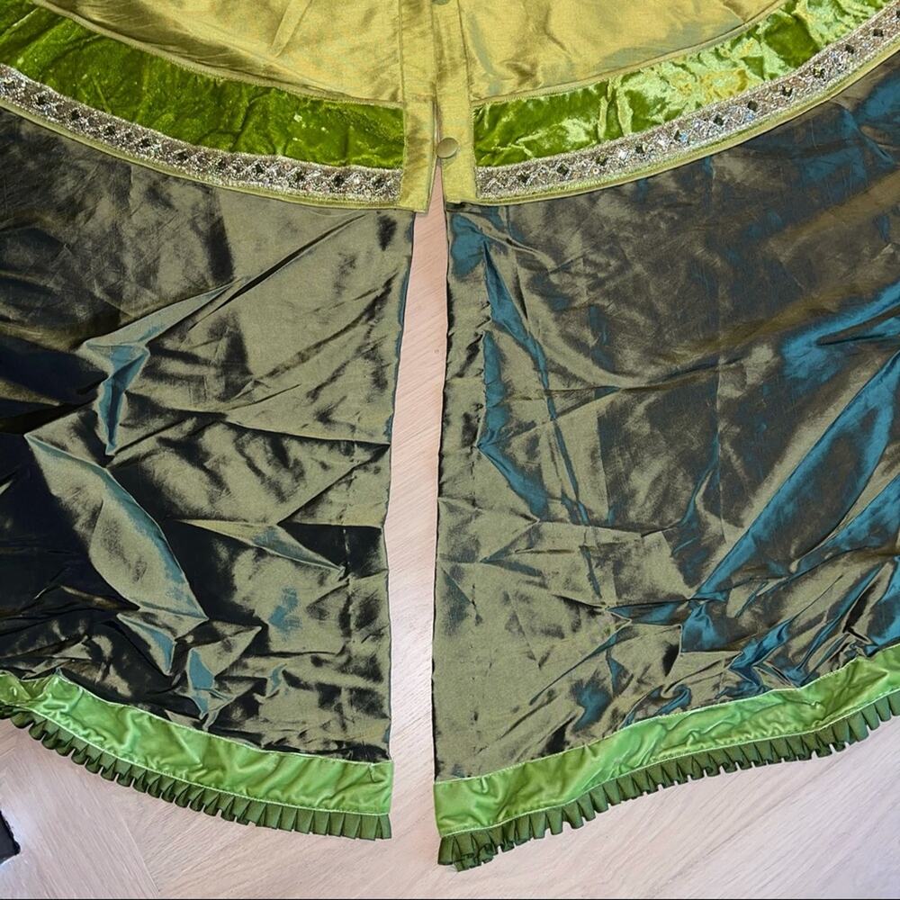 Christmas Tree Skirt Silk Velvet - Picture 7 of 9